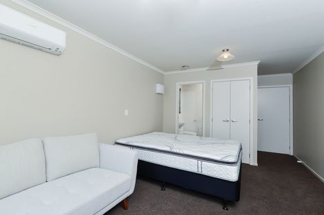 Photo of property in 21u2 Park Terrace, Hamilton Central, Hamilton, 3204