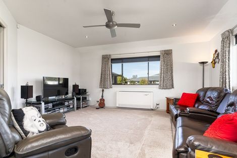 Photo of property in 6 Camellia Lane, Carterton, 5713