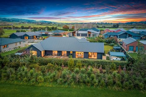 Photo of property in 16 Benjamin Place, Clevedon, Papakura, 2582