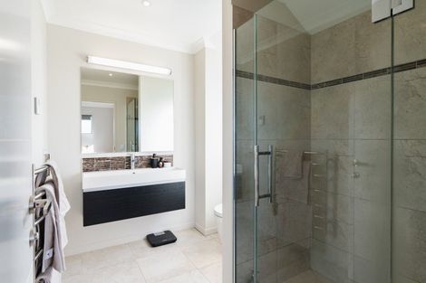 Photo of property in 37 Highgrove, Saint Clair, Dunedin, 9012