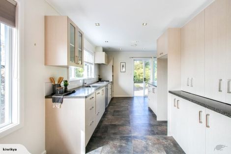 Photo of property in 18 Golding Road, Taradale, Napier, 4112