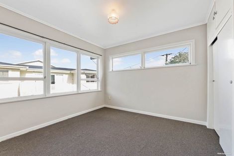 Photo of property in 3 Marlene Avenue, Te Atatu South, Auckland, 0610