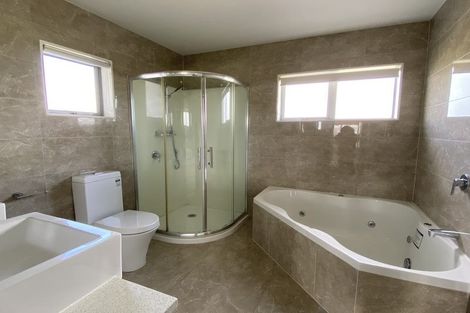 Photo of property in 16 Kira Road, Flat Bush, Auckland, 2016