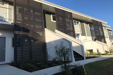 Photo of property in 14u3 Atkinson Street, Newlands, Wellington, 6037