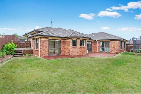 Photo of property in 11 Ina Ville Drive, Pukekohe, 2120