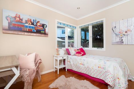 Photo of property in 47 Hereford Street, Te Atatu Peninsula, Auckland, 0610