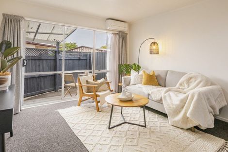 Photo of property in 94 Wynyard Crescent, Tamatea, Napier, 4112