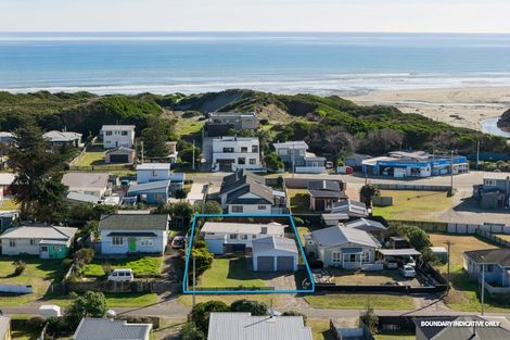 Photo of property in 12 Rangitane Street, Himatangi Beach, Foxton, 4891