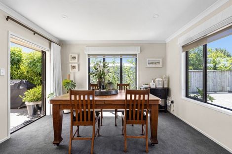 Photo of property in 2/11 Te Aute Road, Havelock North, 4130