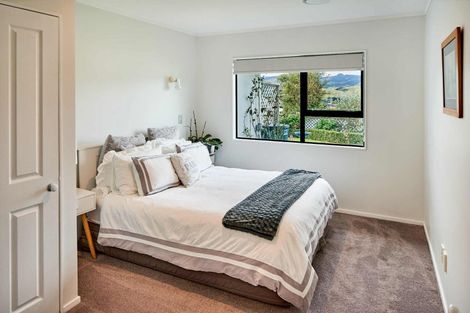 Photo of property in 19 Samwell Drive, Whitby, Porirua, 5024