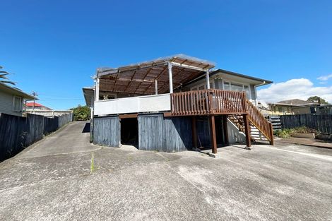 Photo of property in 4 Paton Avenue, Te Atatu South, Auckland, 0610