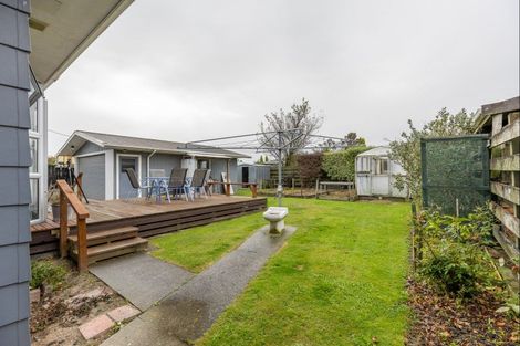 Photo of property in 19 Dunk Place, Milson, Palmerston North, 4414