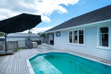 Photo of property in 3 Shamrock Lane, Te Atatu Peninsula, Auckland, 0610