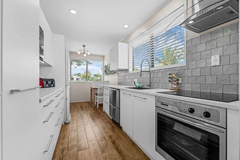 Photo of property in 9 Le Havre Place, Takanini, 2112