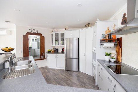 Photo of property in 10 Harris Place, Ngatea, 3503