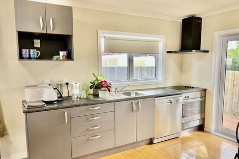 Photo of property in 8 Border Road, Henderson, Auckland, 0612