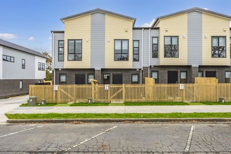 Photo of property in 1/35 Young Crescent, Drury, 2113