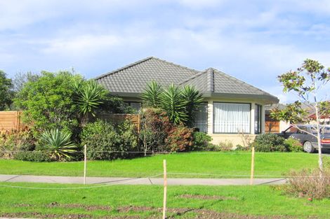 Photo of property in 11 Mellefont Close, East Tamaki Heights, Auckland, 2016