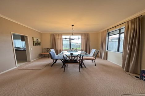 Photo of property in 8 Glanmire Place, Flat Bush, Auckland, 2016
