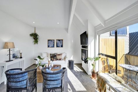 Photo of property in 8 Hobday Lane, Mount Pleasant, Christchurch, 8081