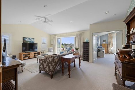 Photo of property in 8b Sampson Avenue, Waiwhakaiho, New Plymouth, 4312