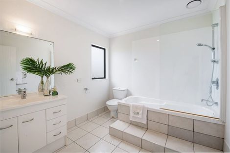 Photo of property in 1/24 James Street, Bayview, Auckland, 0629