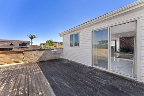 Photo of property in 244b Great North Road, Henderson, Auckland, 0612