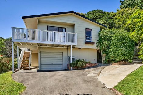 Photo of property in 16 Transom Close, Whitby, Porirua, 5024