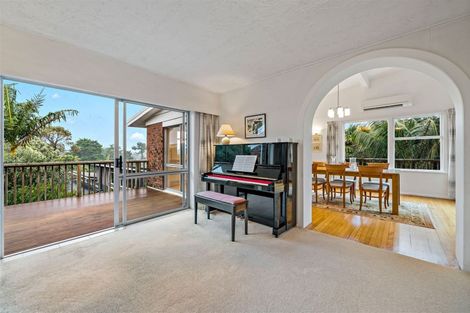 Photo of property in 17 Edgerton Road, Te Atatu Peninsula, Auckland, 0610