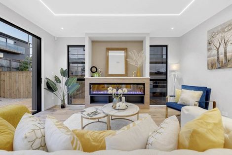 Photo of property in 14 Alluvial Street, Flat Bush, 2019