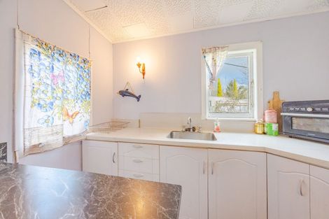 Photo of property in 7 Charlotte Street, Takapau, 4203