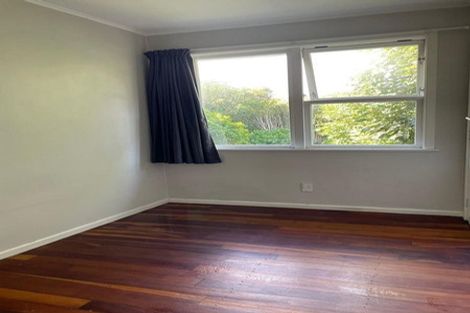 Photo of property in 147 Ruskin Road, Newlands, Wellington, 6037