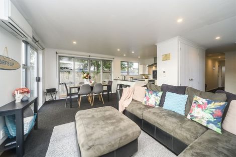 Photo of property in 56 Exeter Crescent, Takaro, Palmerston North, 4412