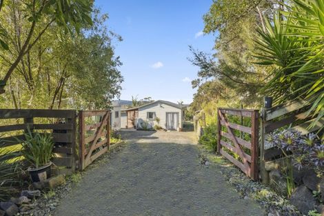 Photo of property in 82 Pinchgut Road, Kaukapakapa, 0873