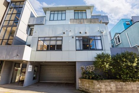 Photo of property in 2/27 Drummond Street, Mount Cook, Wellington, 6021