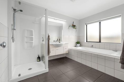 Photo of property in 8 Westvale Lane, Te Kowhai, Hamilton, 3288