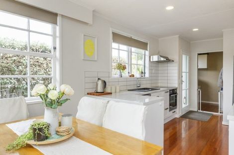 Photo of property in 10 Rhodes Drive, Kelvin Grove, Palmerston North, 4414