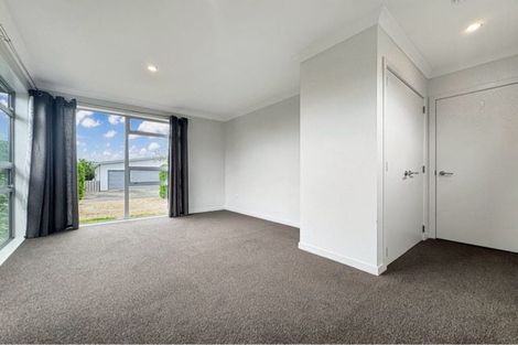 Photo of property in 16 Burgundy Drive, Martinborough, 5711