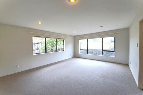 Photo of property in 3 Spoonbill Place, Unsworth Heights, Auckland, 0632