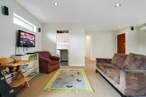 Photo of property in 17a/1 Tawa Road, Te Atatu Peninsula, Auckland, 0610
