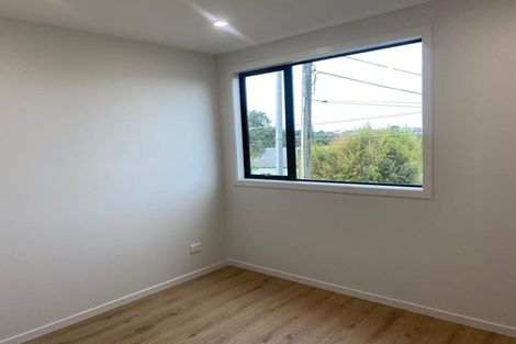Photo of property in 2/28 Croydon Road, New Lynn, Auckland, 0600