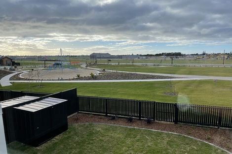Photo of property in 35 Bill Miller Drive, Papamoa, 3118