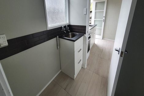 Photo of property in 21 Kamara Road, Glen Eden, Auckland, 0602