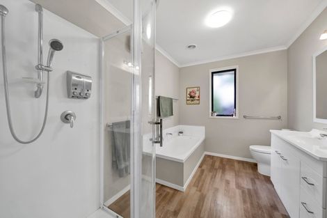 Photo of property in 156a Mangorei Road, Merrilands, New Plymouth, 4312