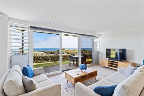 Photo of property in Weekeston Apartments, 2a Nobs Line, Strandon, New Plymouth, 4312