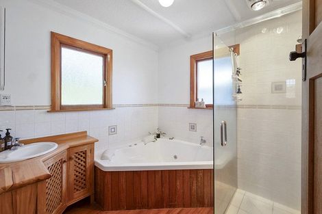 Photo of property in 76 Belt Road, New Plymouth, 4310