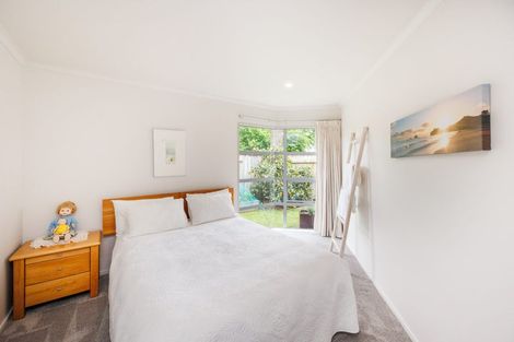 Photo of property in 6 The Oaks, Awapuni, Palmerston North, 4412