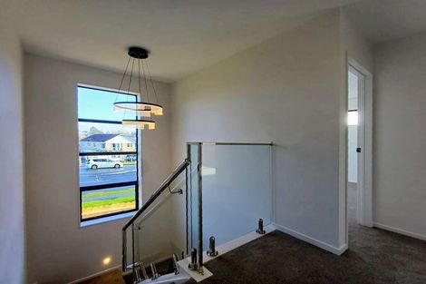 Photo of property in 1/2 Maxwelton Drive, Mairangi Bay, Auckland, 0630