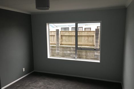 Photo of property in 2 Te Ngaere Place, Merrilands, New Plymouth, 4312