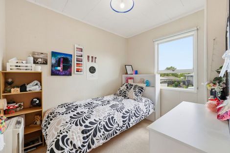 Photo of property in 2/16 Crosby Road, West Harbour, Auckland, 0618